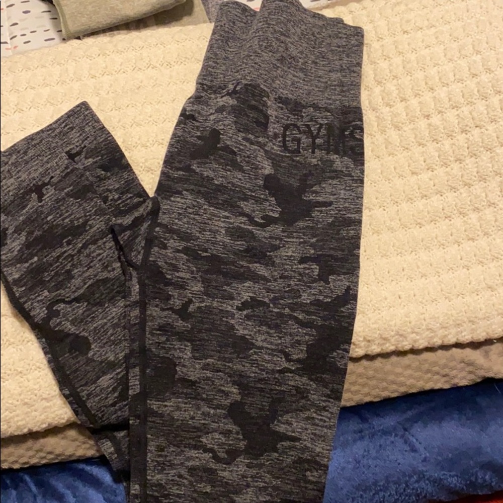 Black camo gymshark leggings
